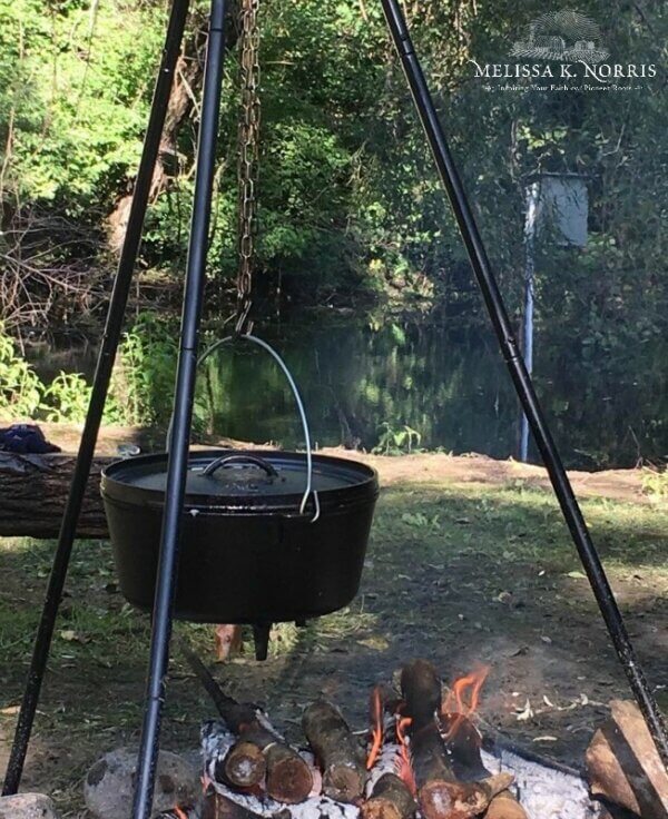 Cast Iron & Dutch Oven Outdoor Campfire Cooking Melissa K. Norris