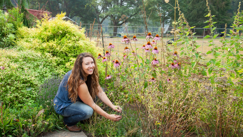 Why You Should Grow Roses On Your Urban Homestead - Healthy Fresh Homegrown
