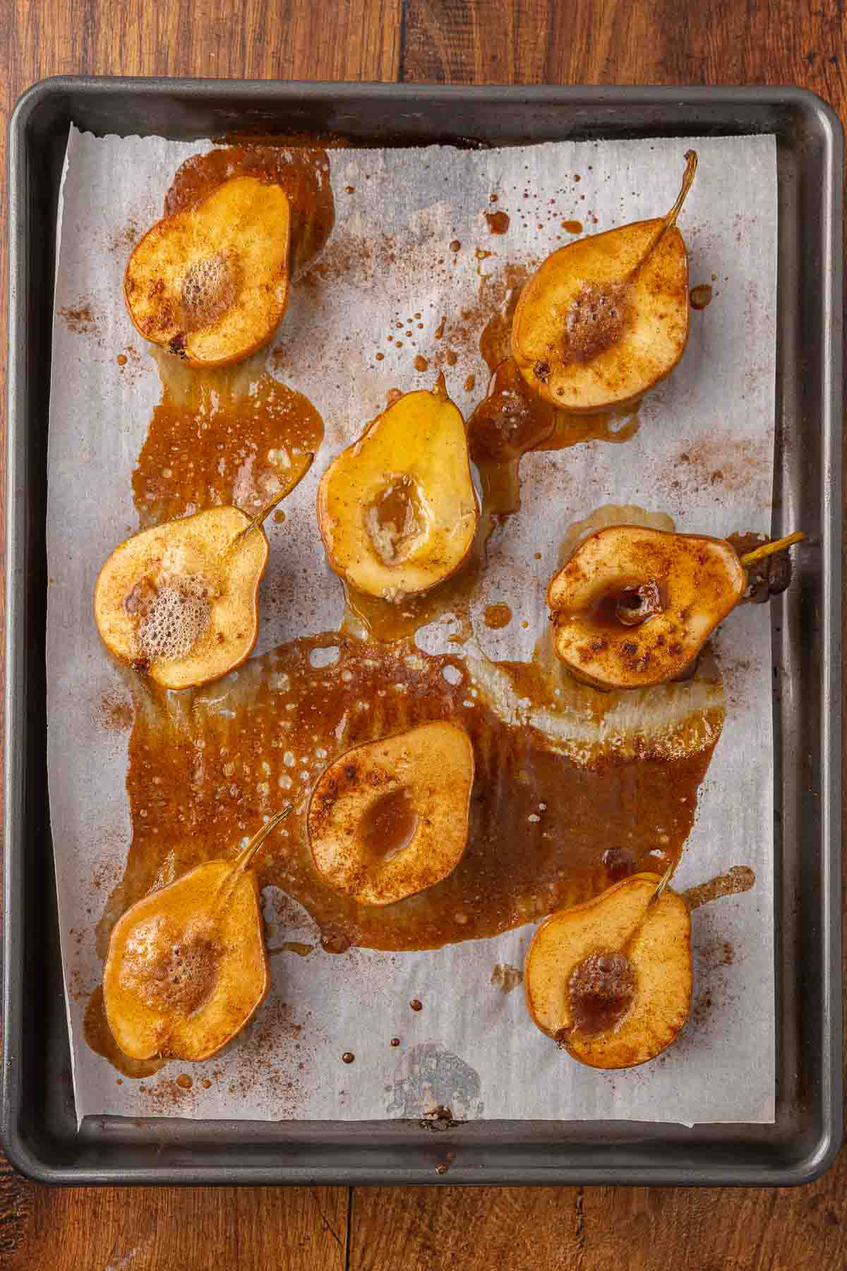 Pears caramelized and baked on a tray.