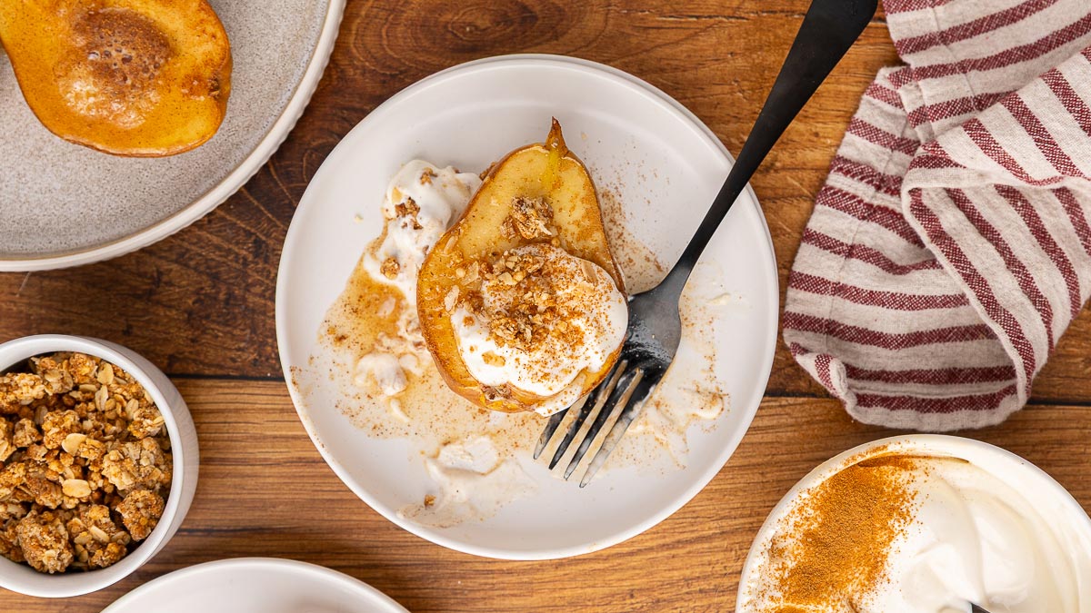 Maple Vanilla Baked Pears on a plate.